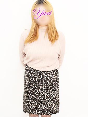 新宿レズビアン風俗  絹川あいは